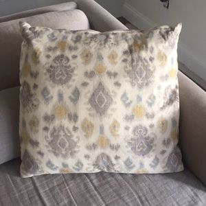 4 ikat pillows